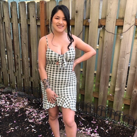 ✨HP✨ Capella Checkered Bodycon Dress - Picture 2 of 5